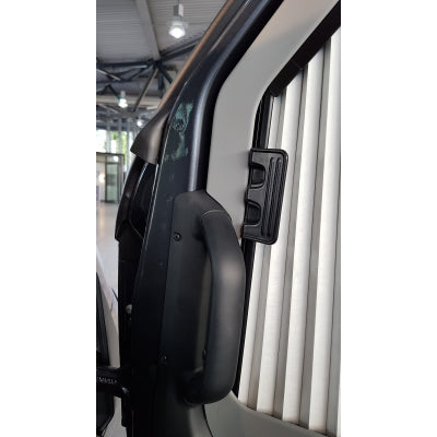 Remis RemiFront IV Sprinter Right Blind with Entry Door Handle